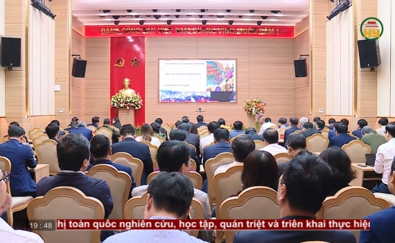 Qu&aacute;n triệt c&aacute;c nghị quyết của Bộ Ch&iacute;nh trị