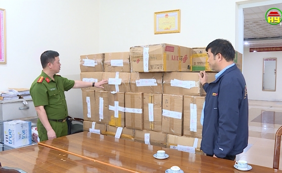 Bắt vụ buôn lậu thuốc lá điếu nhãn hiệu 555 số lượng lớn