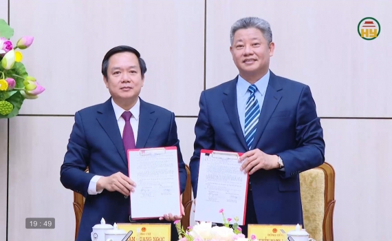 B&agrave;n giao c&ocirc;ng t&aacute;c của Chủ tịch UBND tỉnh Hưng Y&ecirc;n