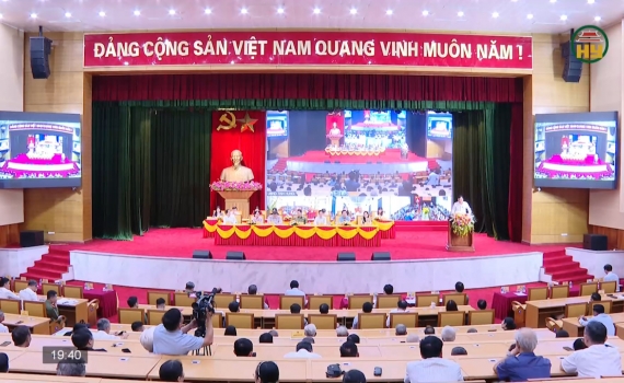 C&aacute;c đại biểu Quốc hội tiếp x&uacute;c cử tri 