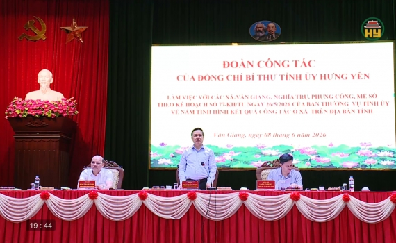 Đo&agrave;n c&ocirc;ng t&aacute;c số 1 l&agrave;m việc với c&aacute;c x&atilde; 