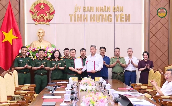 UBND tỉnh k&yacute; kết thỏa thuận hợp t&aacute;c với Tập đo&agrave;n Viettel 