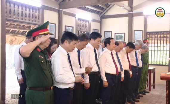 D&acirc;ng hương nh&acirc;n kỷ niệm 81 năm Ng&agrave;y Quốc kh&aacute;nh 2/9