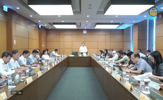 Đo&agrave;n Đại biểu Quốc hội tỉnh Hưng Y&ecirc;n thảo luận tổ