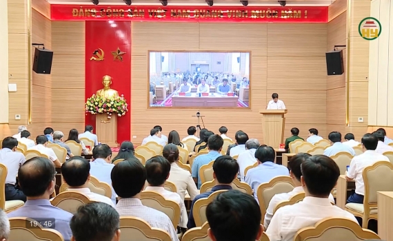Học tập, qu&aacute;n triệt, tuy&ecirc;n truyền, triển khai thực hiện nghị quyết