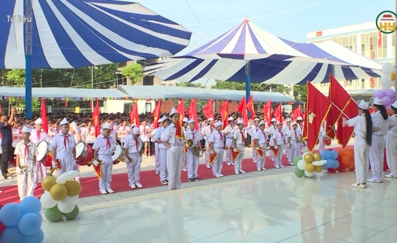 Học sinh tựu trường sớm nhất  vào ngày 22/8