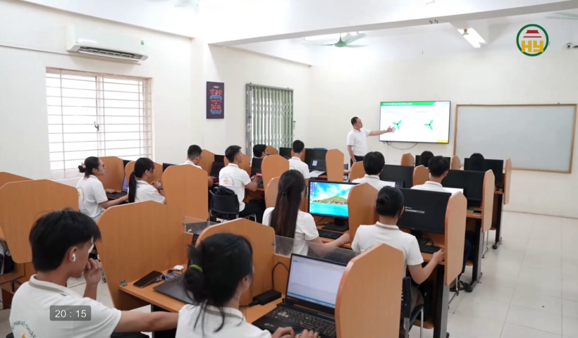 Đổi mới gi&aacute;o dục để bắt nhịp c&ocirc;ng nghệ