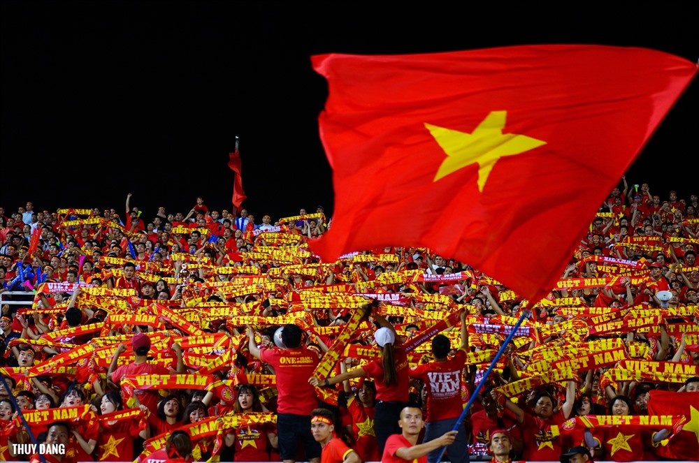 Lá cờ Việt Nam là biểu tượng quốc gia của chúng ta, tượng trưng cho tình yêu và lòng tự hào dành cho đất nước. Hãy xem hình ảnh về lá cờ Việt Nam để cảm nhận sự đẹp và trang trọng của nó.